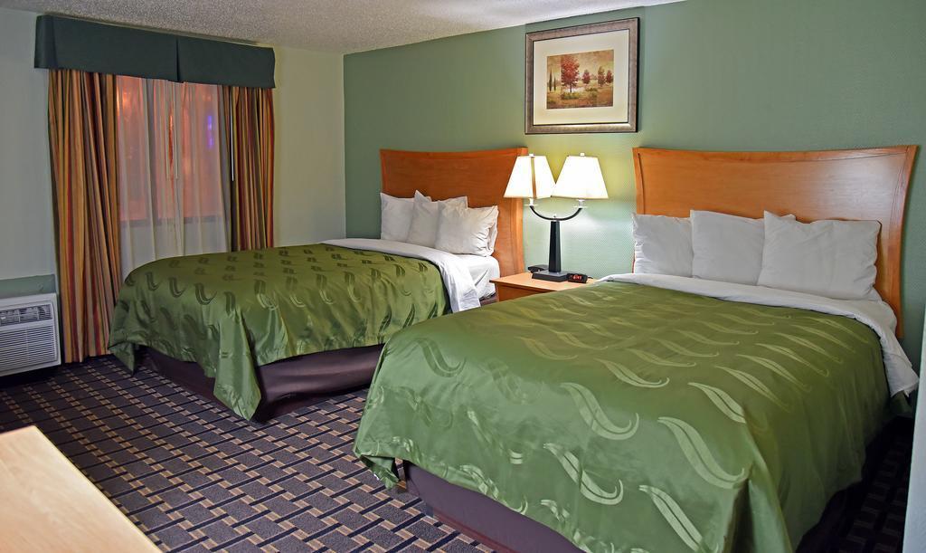 Quality Inn & Suites Near I-480 And I-29 Council Bluffs Luaran gambar