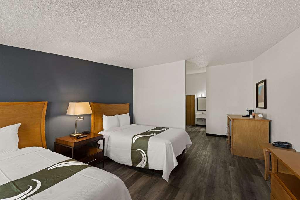 Quality Inn & Suites Near I-480 And I-29 Council Bluffs Bilik gambar
